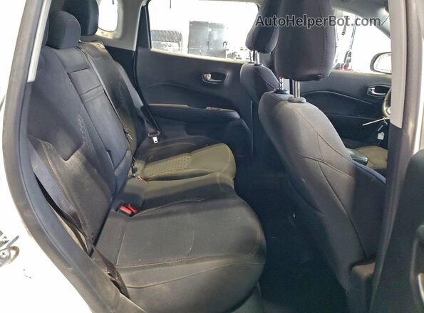3C4NJDAB4LT116173 2020 JEEP COMPASS White Widok wnętrza z tyłu