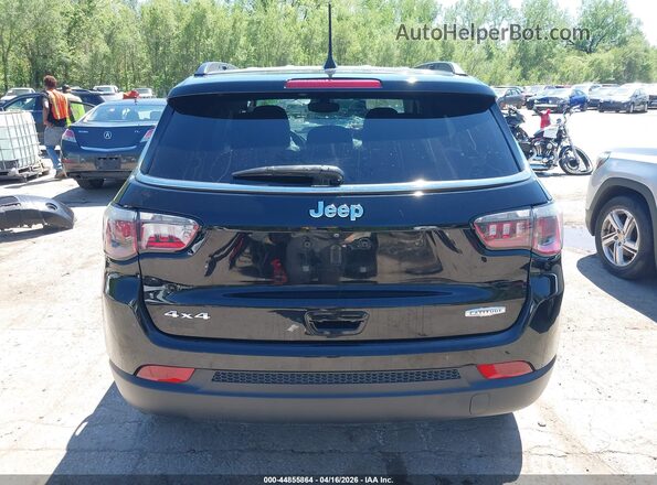 3C4NJDBB0JT413839 2018 JEEP COMPASS Черный 