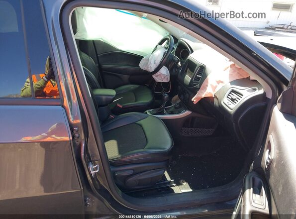 3C4NJDBB0LT234428 2020 JEEP COMPASS Gray Widok wnętrza z przodu