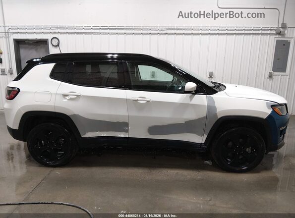 3C4NJDBB0MT505991 2021 JEEP COMPASS Белый Вид задней части салона