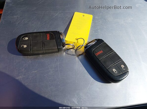 3C4NJDBB0NT110615 2022 JEEP COMPASS Red Vista del salpicadero