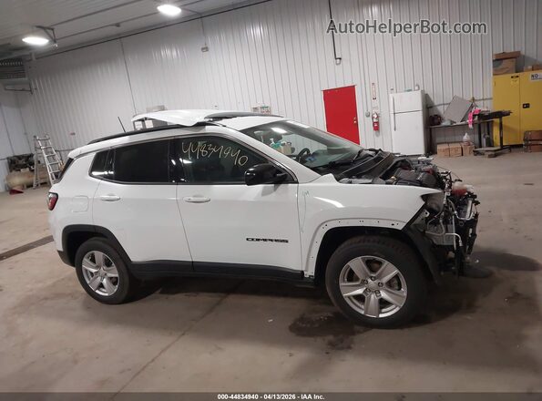 3C4NJDBB1NT217219 2022 JEEP COMPASS White 