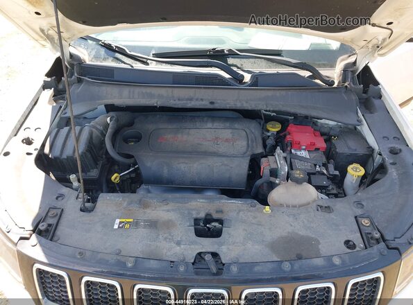 3C4NJDBB2KT839758 2019 JEEP COMPASS Белый Вид сзади