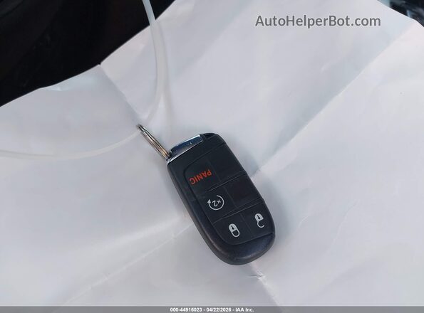 3C4NJDBB2KT839758 2019 JEEP COMPASS Белый Вид панели приборов