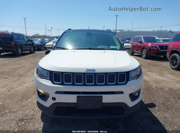 3C4NJDBB2KT839758 2019 JEEP COMPASS Белый Вид щитка приборов