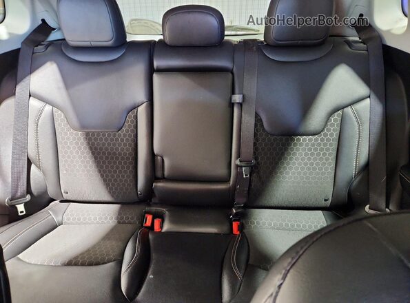 3C4NJDBB3LT174211 2020 JEEP COMPASS Red უკანა სავარძლების ხედი