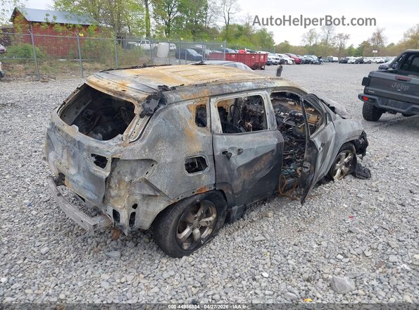 3C4NJDBB4JT138749 2018 JEEP COMPASS Бежевый Задняя правая четверть