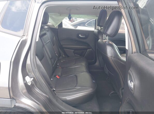 3C4NJDBB4JT235191 2018 JEEP COMPASS Gray Widok naklejki z numerem VIN