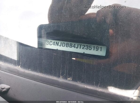 3C4NJDBB4JT235191 2018 JEEP COMPASS Gray Widok komory silnika