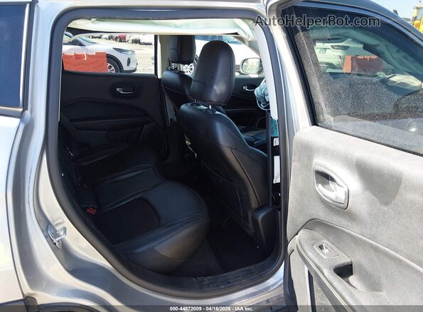 3C4NJDBB4MT503242 2021 JEEP COMPASS Gray Vista de la etiqueta del VIN