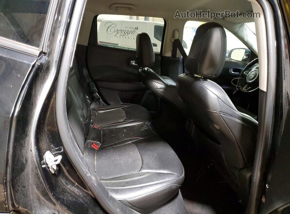 3C4NJDBB5JT483434 2018 JEEP COMPASS Black Rear interior view
