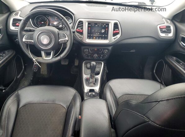 3C4NJDBB6KT713581 2019 JEEP COMPASS Белый Вид панели приборов