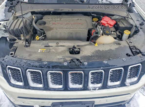 3C4NJDBB6KT713581 2019 JEEP COMPASS Белый Вид задней части салона