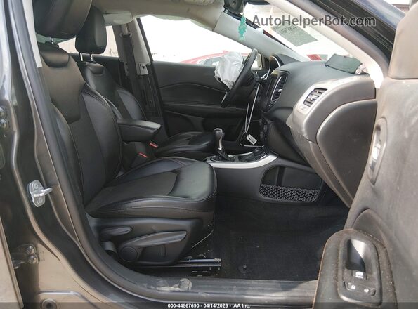 3C4NJDBB9JT399035 2018 JEEP COMPASS Gray 