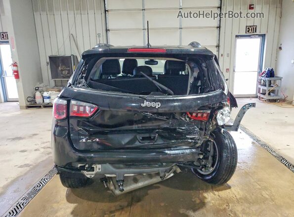3C4NJDBBXJT270656 2018 JEEP COMPASS Black Rear view