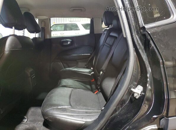 3C4NJDBBXJT270656 2018 JEEP COMPASS Black Rear interior view