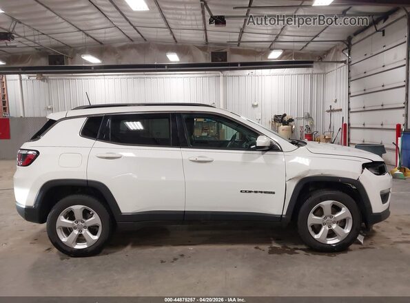 3C4NJDBBXJT313828 2018 JEEP COMPASS White უკანა სალონის ხედი