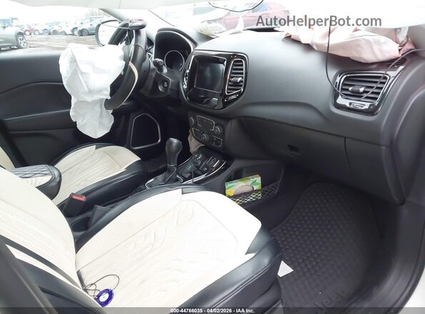 3C4NJDBBXMT510602 2021 JEEP COMPASS White Front interior view