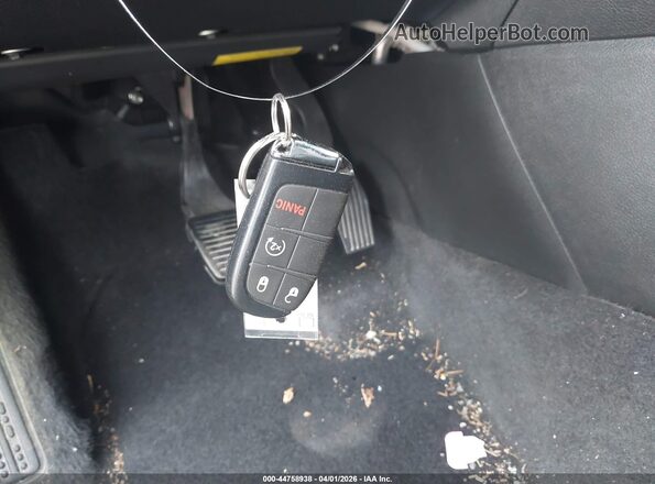 3C4NJDBN2ST602469 2025 JEEP COMPASS White Вид панелі приладів
