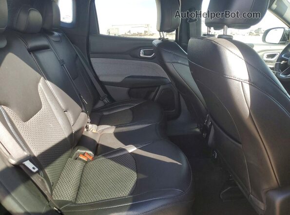 3C4NJDBN3RT596921 2024 JEEP COMPASS Черный Вид задней части салона