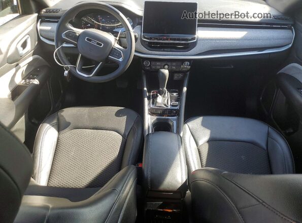 3C4NJDBN3RT596921 2024 JEEP COMPASS Черный Вид панели приборов
