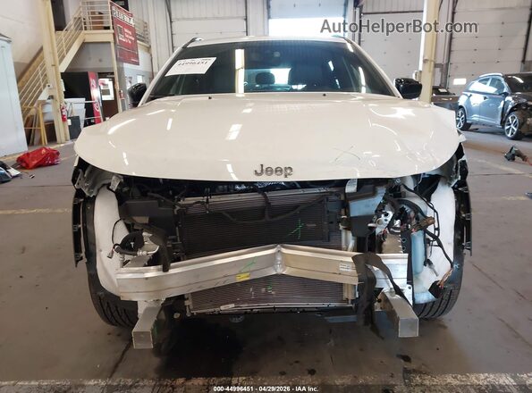 3C4NJDBN4TT189987 2026 JEEP COMPASS White Rear interior view