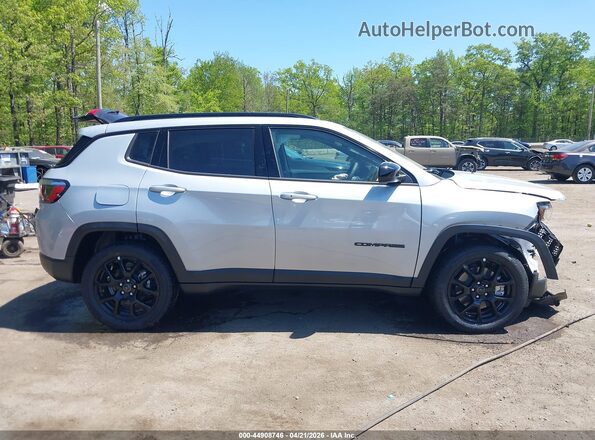 3C4NJDBN5TT169649 2026 JEEP COMPASS Silver სალონის 360-გრადუსიანი ხედი