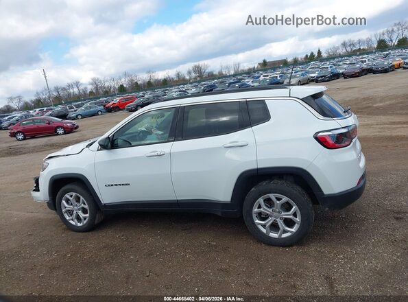 3C4NJDBN7RT137813 2024 JEEP COMPASS White Սալոնի 360 աստիճան տեսք