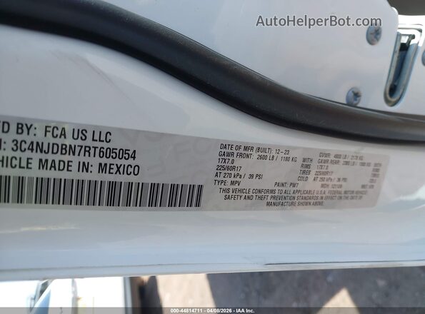 3C4NJDBN7RT605054 2024 JEEP COMPASS White Engine compartment view