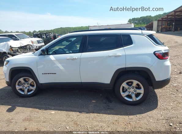 3C4NJDBN7RT605054 2024 JEEP COMPASS White Rear interior view