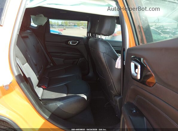 3C4NJDBN7TT160886 2026 JEEP COMPASS Orange VIN sticker view