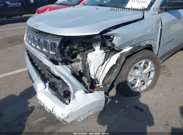 3C4NJDBNXRT175519 2024 JEEP COMPASS Silver Вид спереду