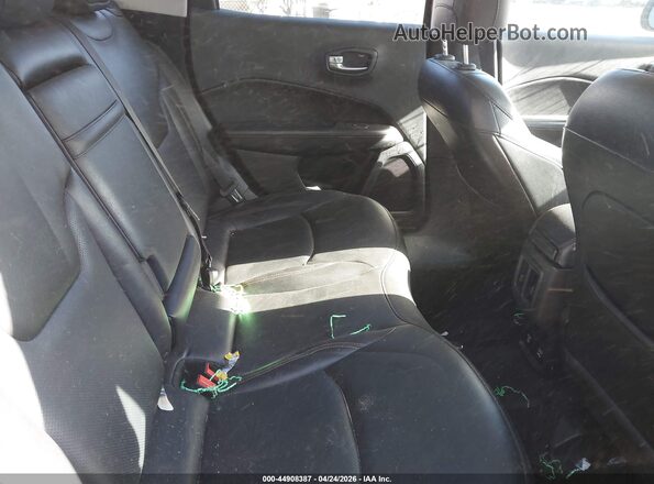 3C4NJDCB0KT651674 2019 JEEP COMPASS Black VIN կոդի պիտակի տեսք