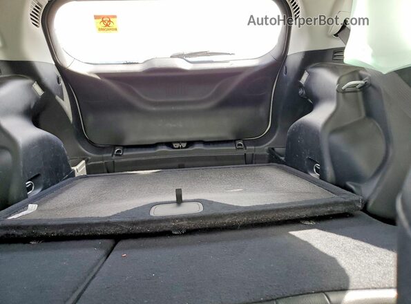 3C4NJDCB3KT666556 2019 JEEP COMPASS White Widok tylnych siedzeń
