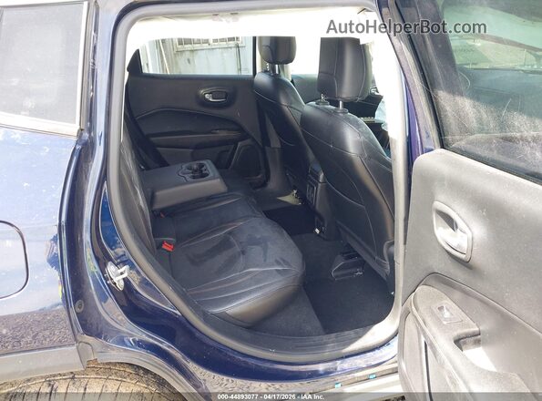 3C4NJDCB5JT437407 2018 JEEP COMPASS Blue VIN կոդի պիտակի տեսք
