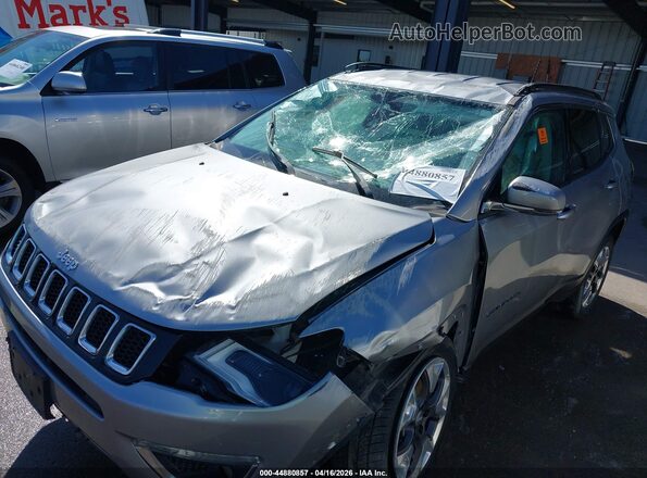 3C4NJDCB5JT463523 2018 JEEP COMPASS Silver წინა ხედი