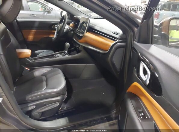 3C4NJDCN0RT164012 2024 JEEP COMPASS Gray Widok wnętrza z przodu