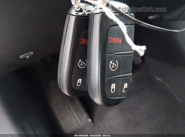 3C4NJDCN9RT129825 2024 JEEP COMPASS Silver Առջևի վահանակի տեսք