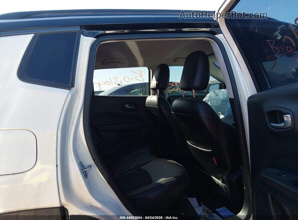 3C4NJDDB0KT709121 2019 JEEP COMPASS White Widok naklejki z numerem VIN