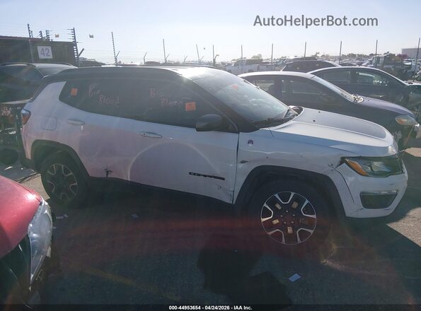 3C4NJDDB0KT709121 2019 JEEP COMPASS White Widok zestawu wskaźników