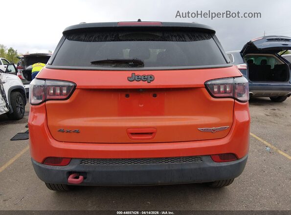 3C4NJDDB1JT174928 2018 JEEP COMPASS Orange 
