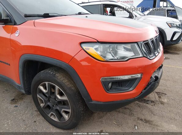 3C4NJDDB1JT174928 2018 JEEP COMPASS Orange 