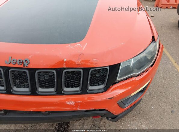 3C4NJDDB1JT174928 2018 JEEP COMPASS Orange 