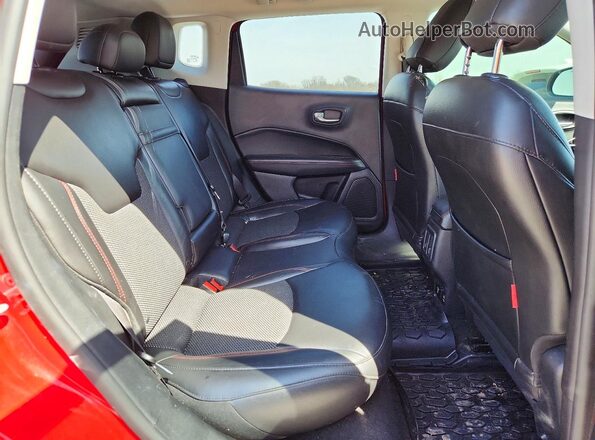 3C4NJDDB4KT595172 2019 JEEP COMPASS Red 
