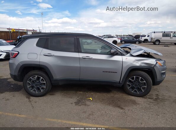 3C4NJDDB4LT195209 2020 JEEP COMPASS Silver Widok zestawu wskaźników