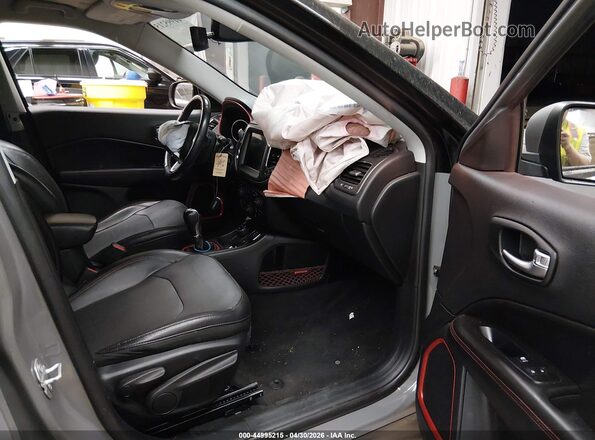 3C4NJDDB5KT690419 2019 JEEP COMPASS Gray Սալոնի դիմացի տեսք