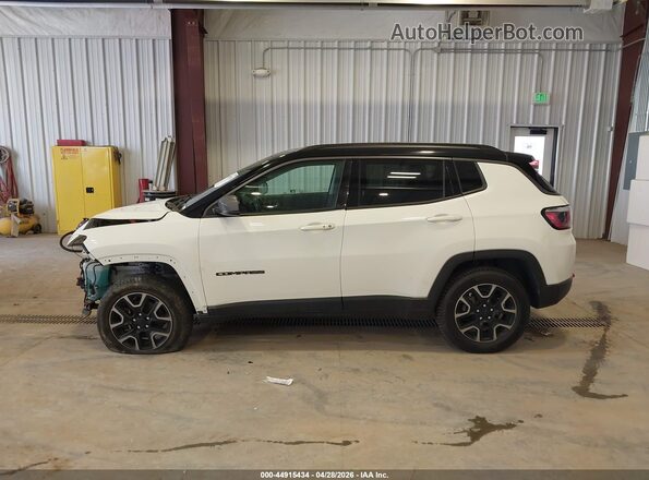 3C4NJDDB5KT752630 2019 JEEP COMPASS White 