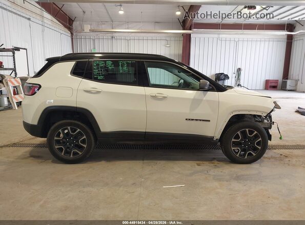 3C4NJDDB5KT752630 2019 JEEP COMPASS White Панорамний вид салону 360°