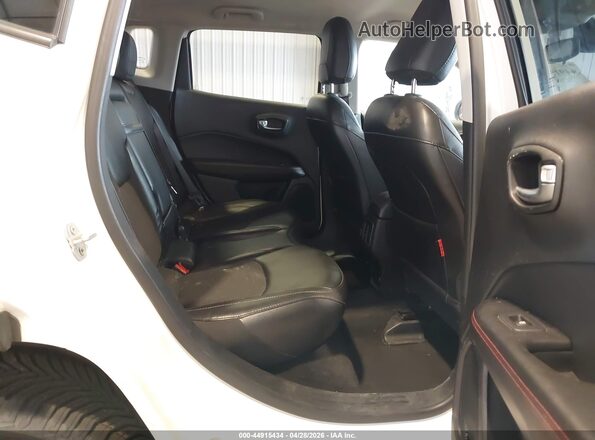 3C4NJDDB5KT752630 2019 JEEP COMPASS White Вид наклейки з VIN-кодом