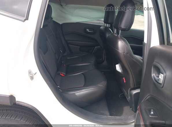 3C4NJDDB7KT721203 2019 JEEP COMPASS White 